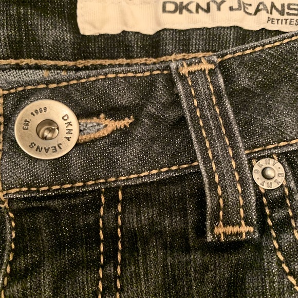 DKNY Jeans - Picture 4 of 8
